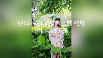 帅哥后入式操逼鸡巴太短了老是滑出来，估计是喂不饱这妹子